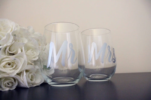 Mr & Mrs / Stemless Wine Glass Set / Valentine's Day gift / Wedding Anniversary / Toasting Glass / Weddings / Wedding Gift / Engagement