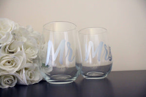 Mr & Mrs / Stemless Wine Glass Set / Valentine's Day gift / Wedding Anniversary / Toasting Glass / Weddings / Wedding Gift / Engagement