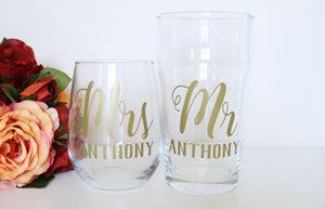 Personalised Wedding glasses, wedding favours, valentines gift, wedding decor, Mr and Mrs, toasting glasses, Bride and groom gift