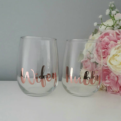 Wifey Hubby wine glass, Wedding glass, Wedding Toasting glass, Mr & Mrs, Stemless glass, anniversary gift, gift for couples, stemless wine
